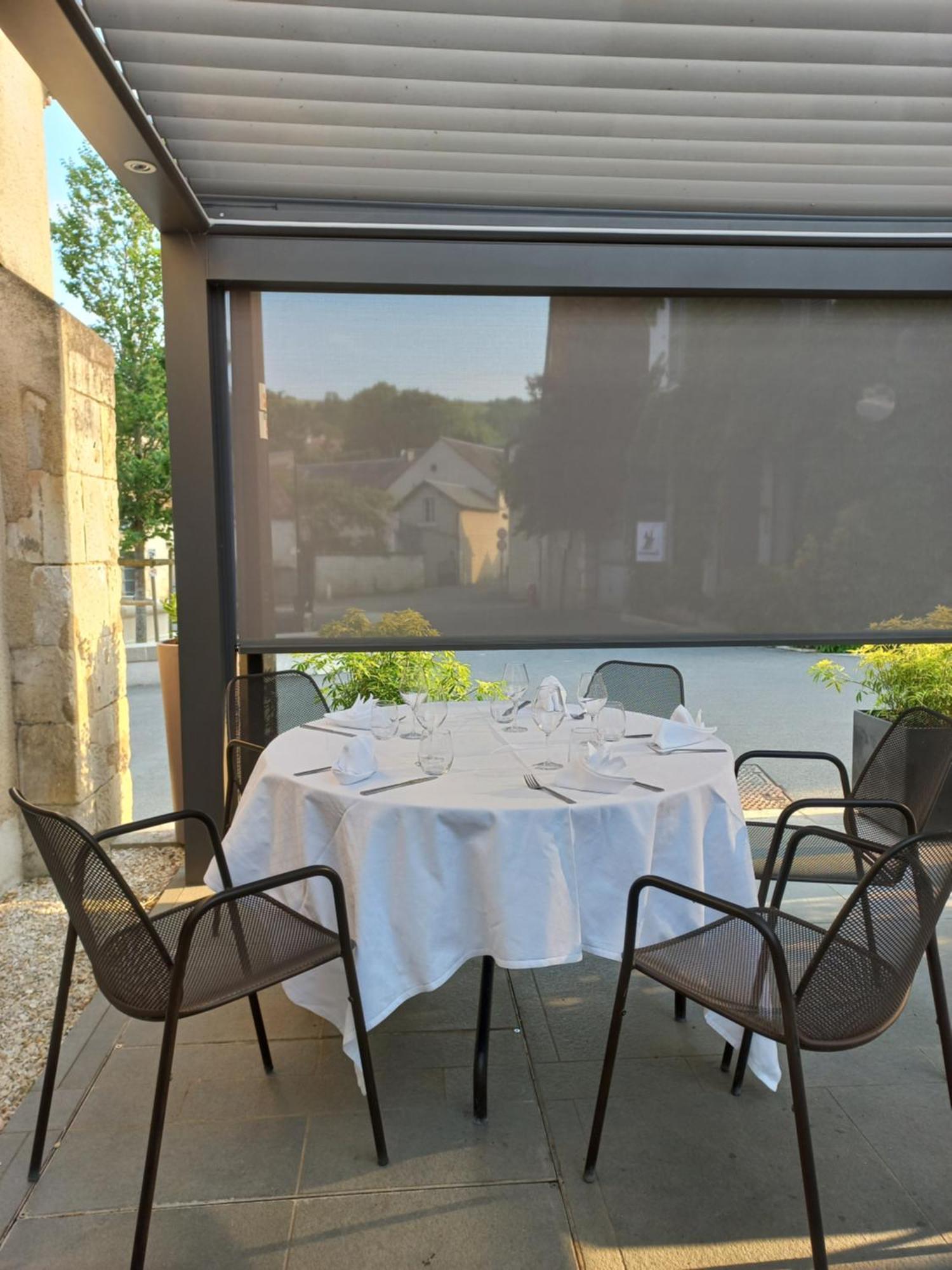 Hotel Restaurant Famille Bourgeois "La Cote Des Monts Damnes" Sancerre Exterior photo